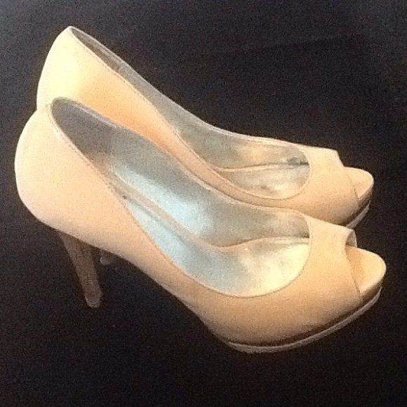 Shoes - Picture 4 of 4